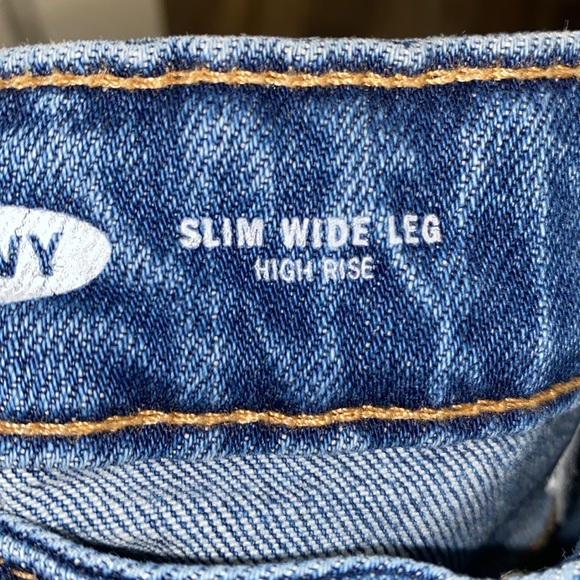 Old Navy Wide leg high rise jeans - Picture 3 of 3